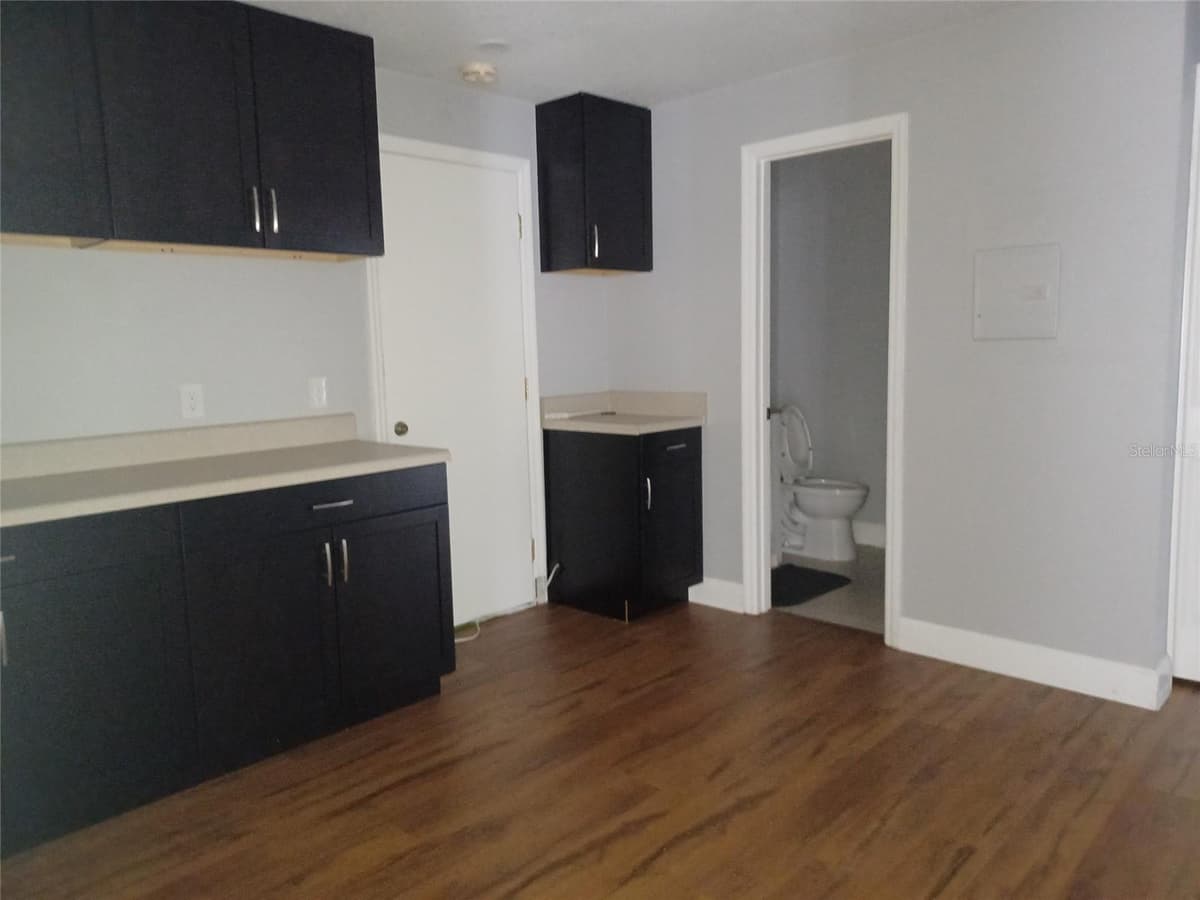 13304 WINDING OAK COURT — photo 11 of 12