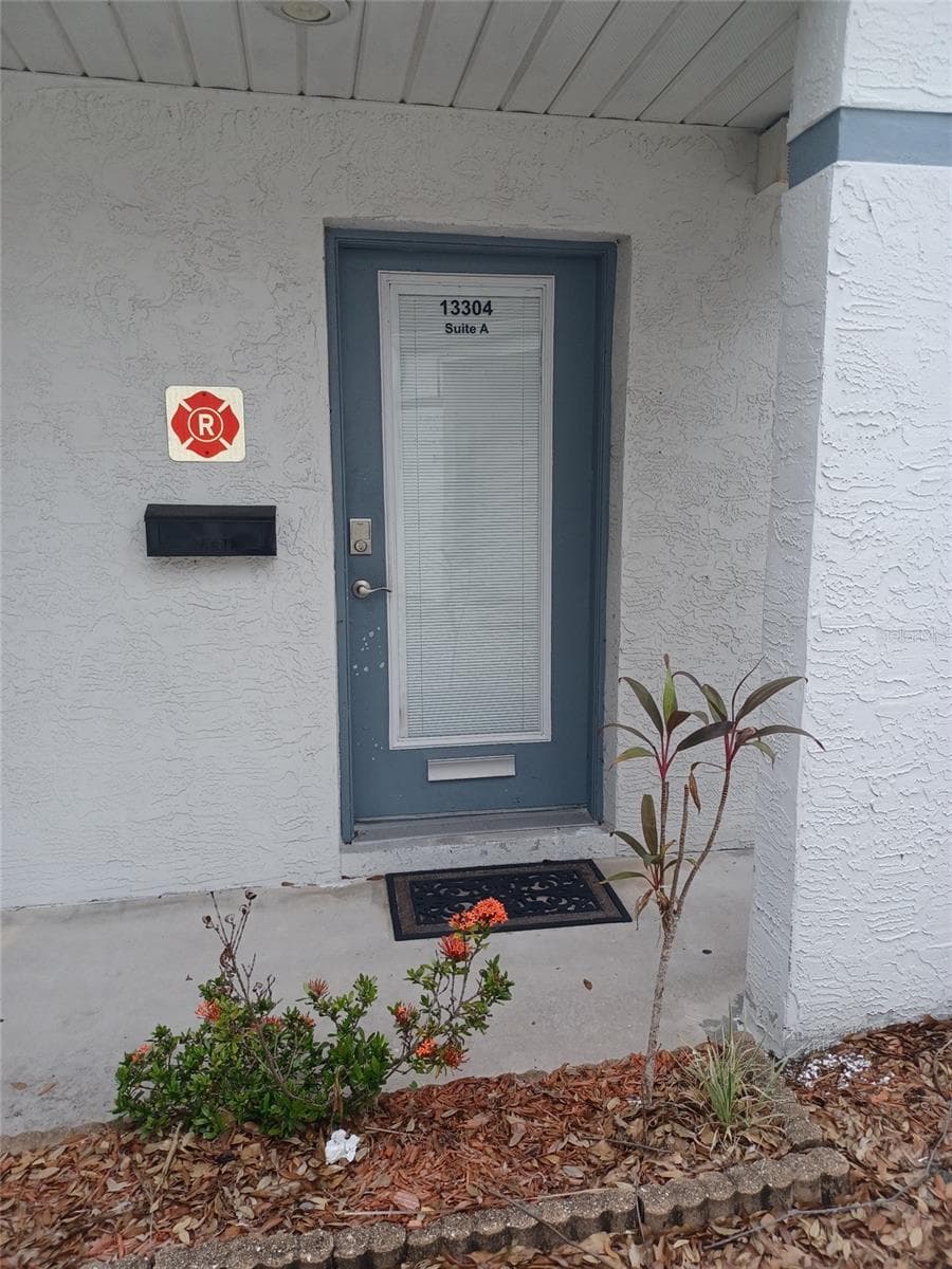 13304 WINDING OAK COURT — photo 3 of 12