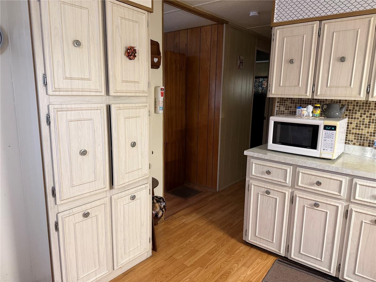 2044 HOYLE DRIVE — photo 4 of 24