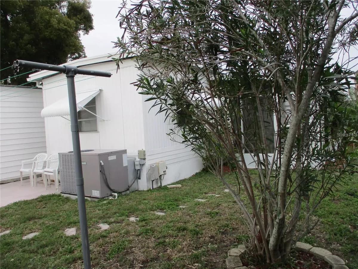 4024 REGGIE DR. — photo 11 of 12