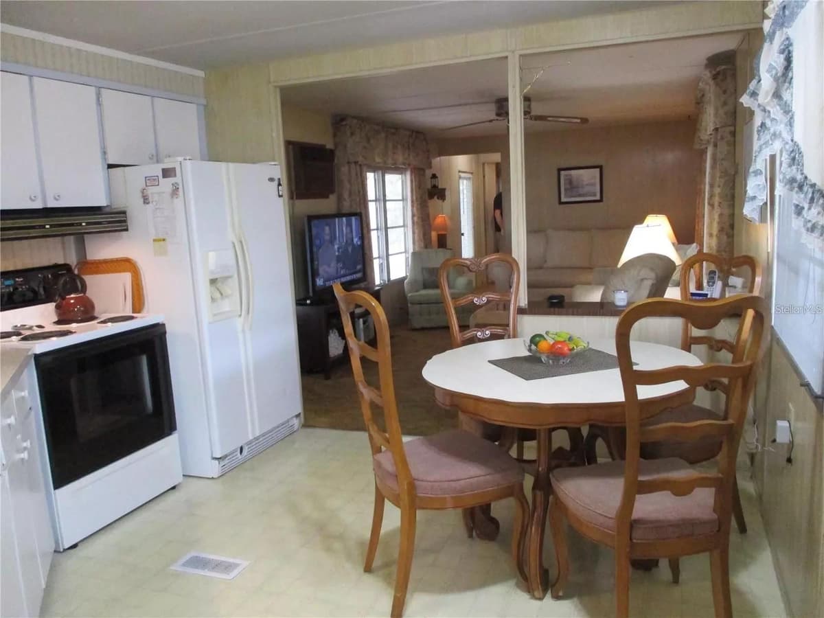 4024 REGGIE DR. — photo 3 of 12