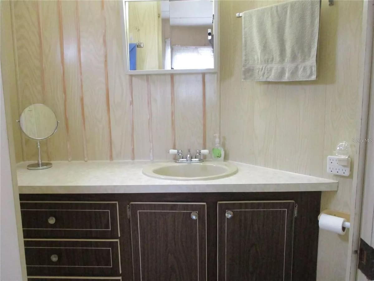 4024 REGGIE DR. — photo 7 of 12