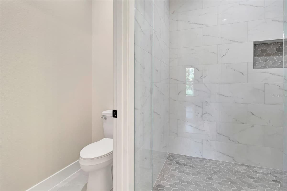 17557 NINTH STREET — photo 19 of 47