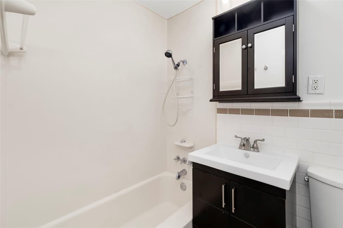 2155 WOOD STREET — photo 14 of 36