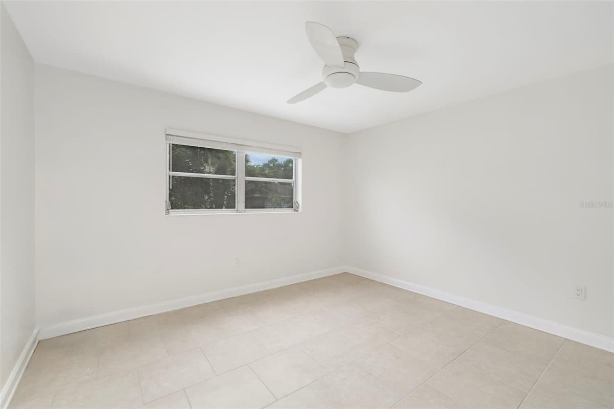 2155 WOOD STREET — photo 11 of 36