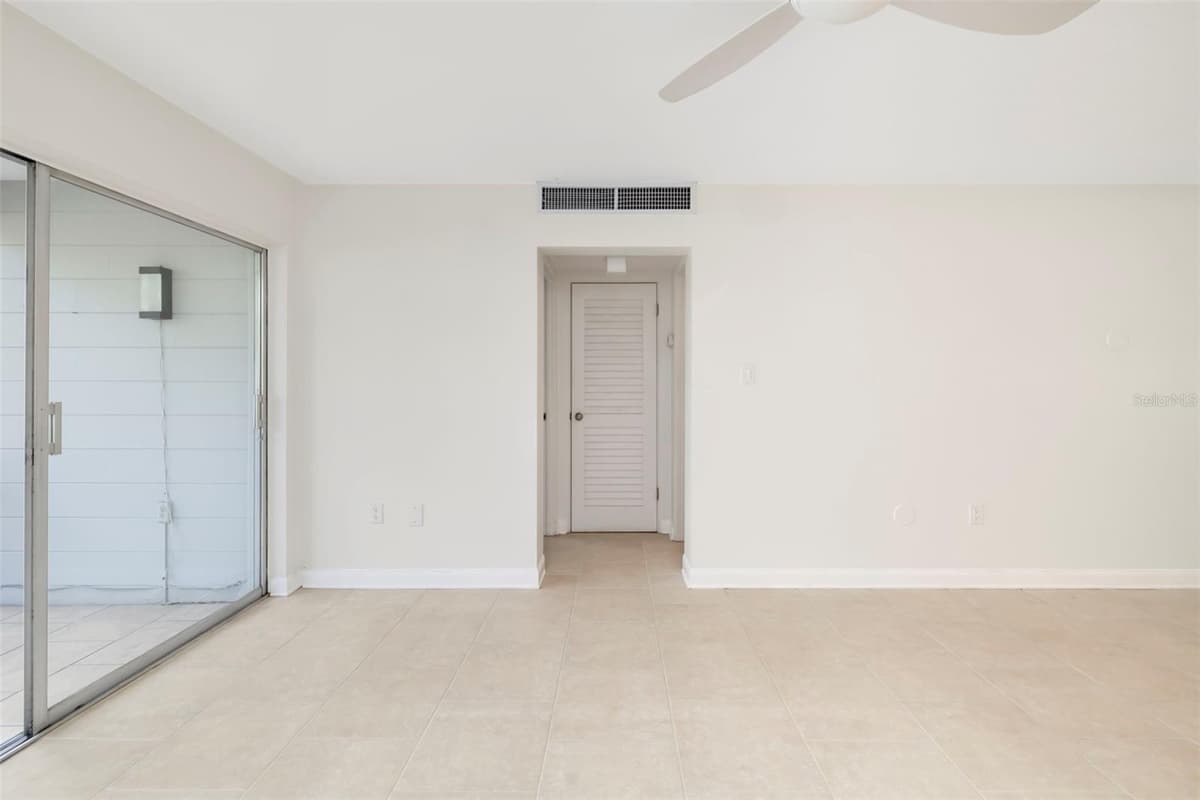 2155 WOOD STREET — photo 10 of 36