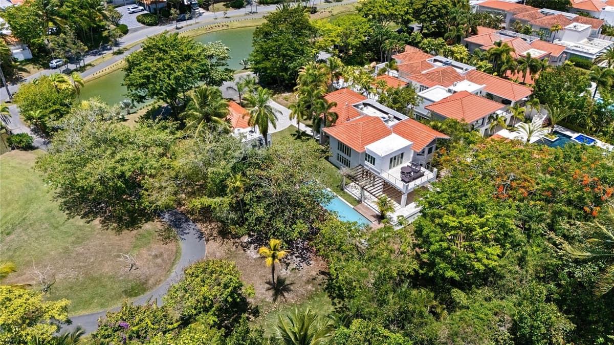 121 DORADO BEACH EAST — photo 4 of 11