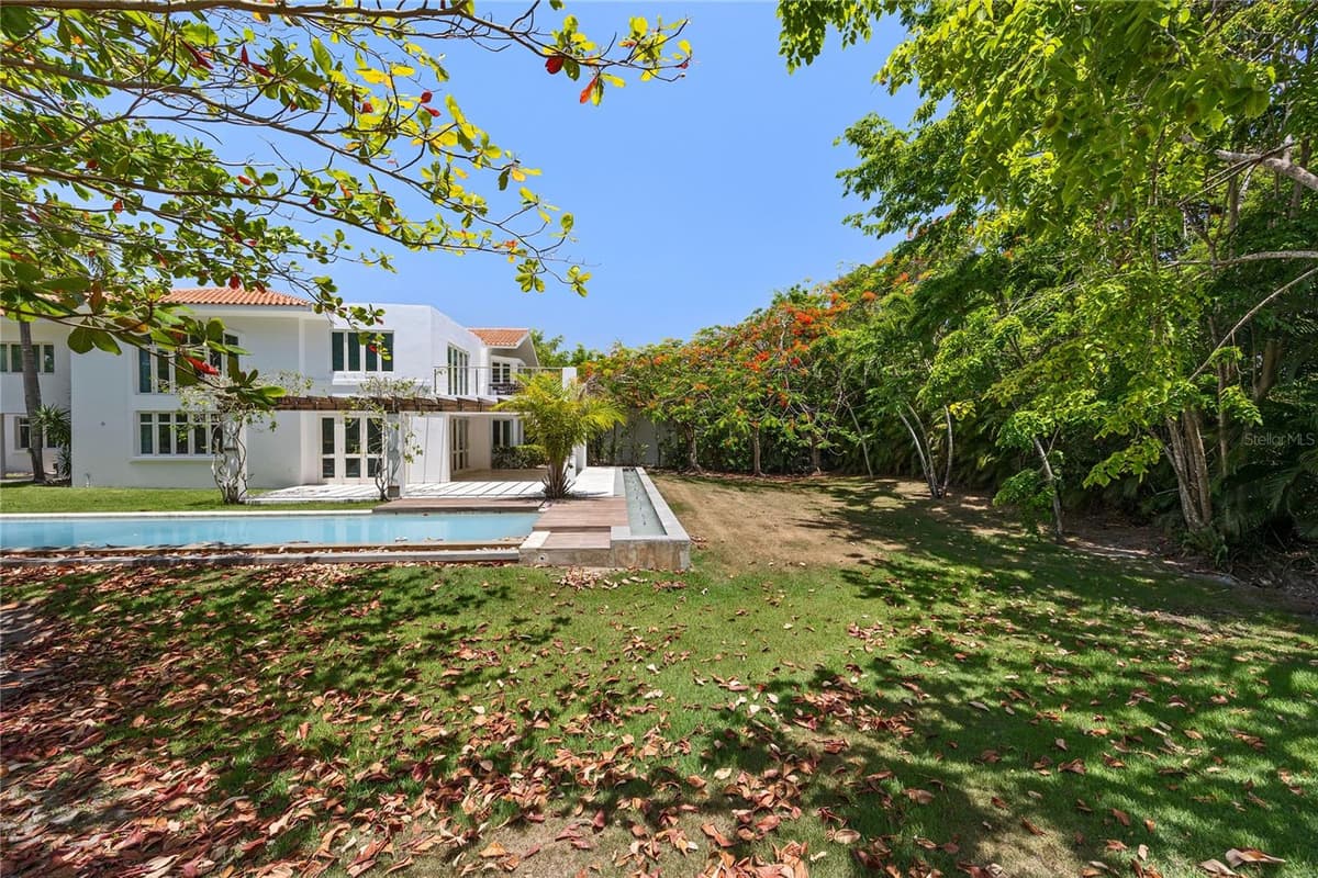121 DORADO BEACH EAST — photo 10 of 11