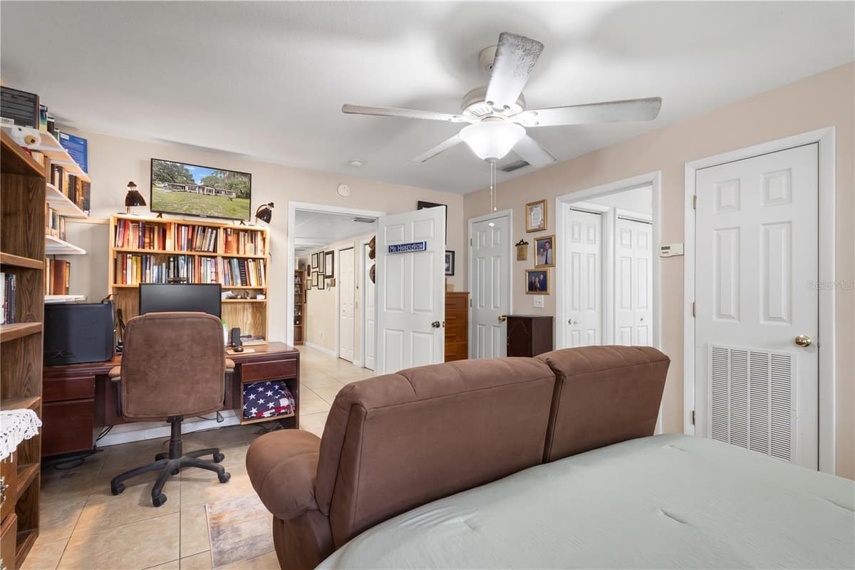 604 MARKET ROAD — photo 16 of 41