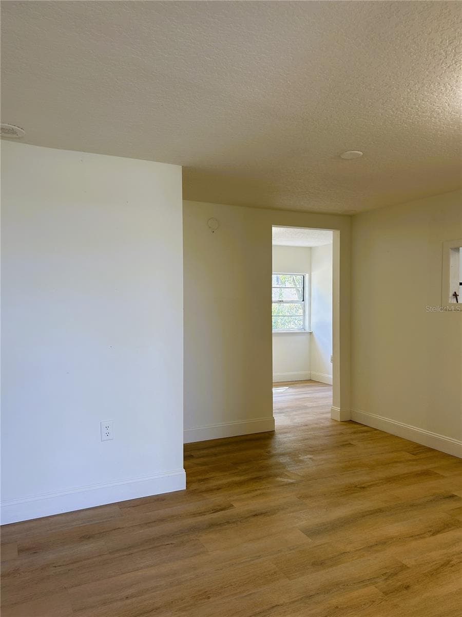 2024 DIXIE AVENUE — photo 13 of 32