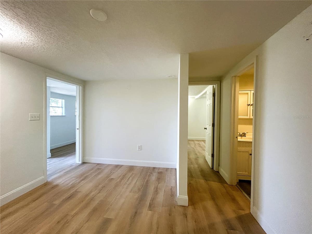 2024 DIXIE AVENUE — photo 14 of 32