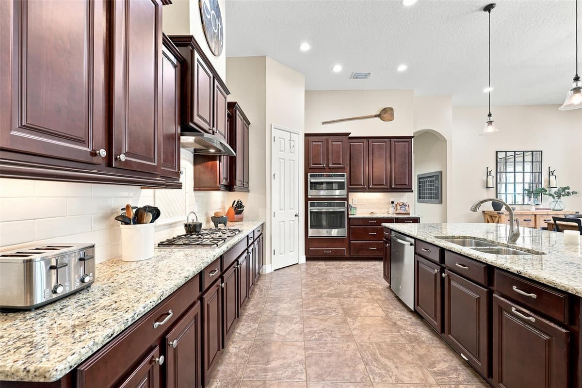 15512 MOSSY RIDGE LANE — photo 11 of 59