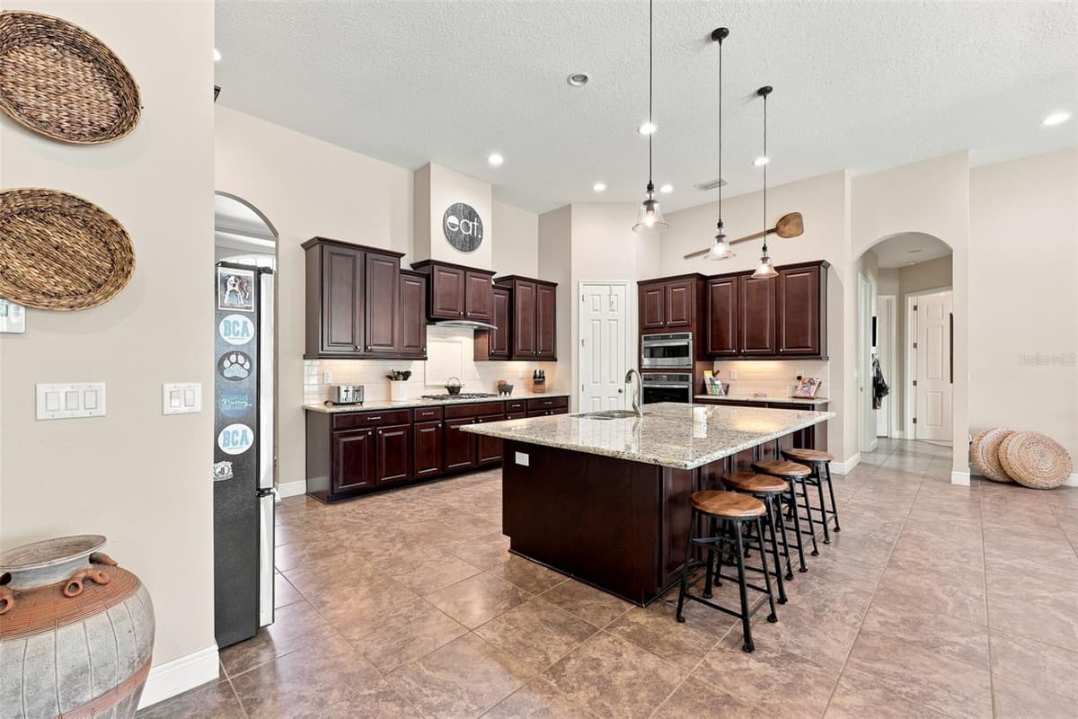 15512 MOSSY RIDGE LANE — photo 10 of 59
