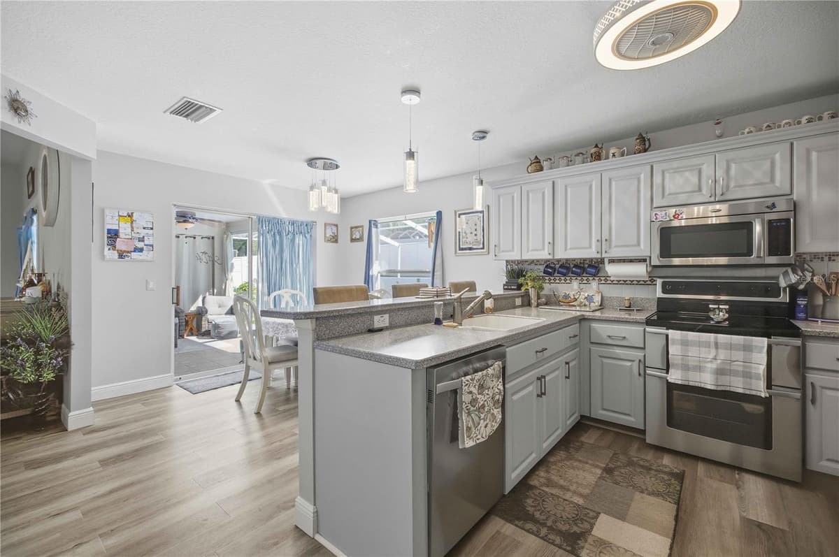 735 STARJASMINE PLACE — photo 25 of 33