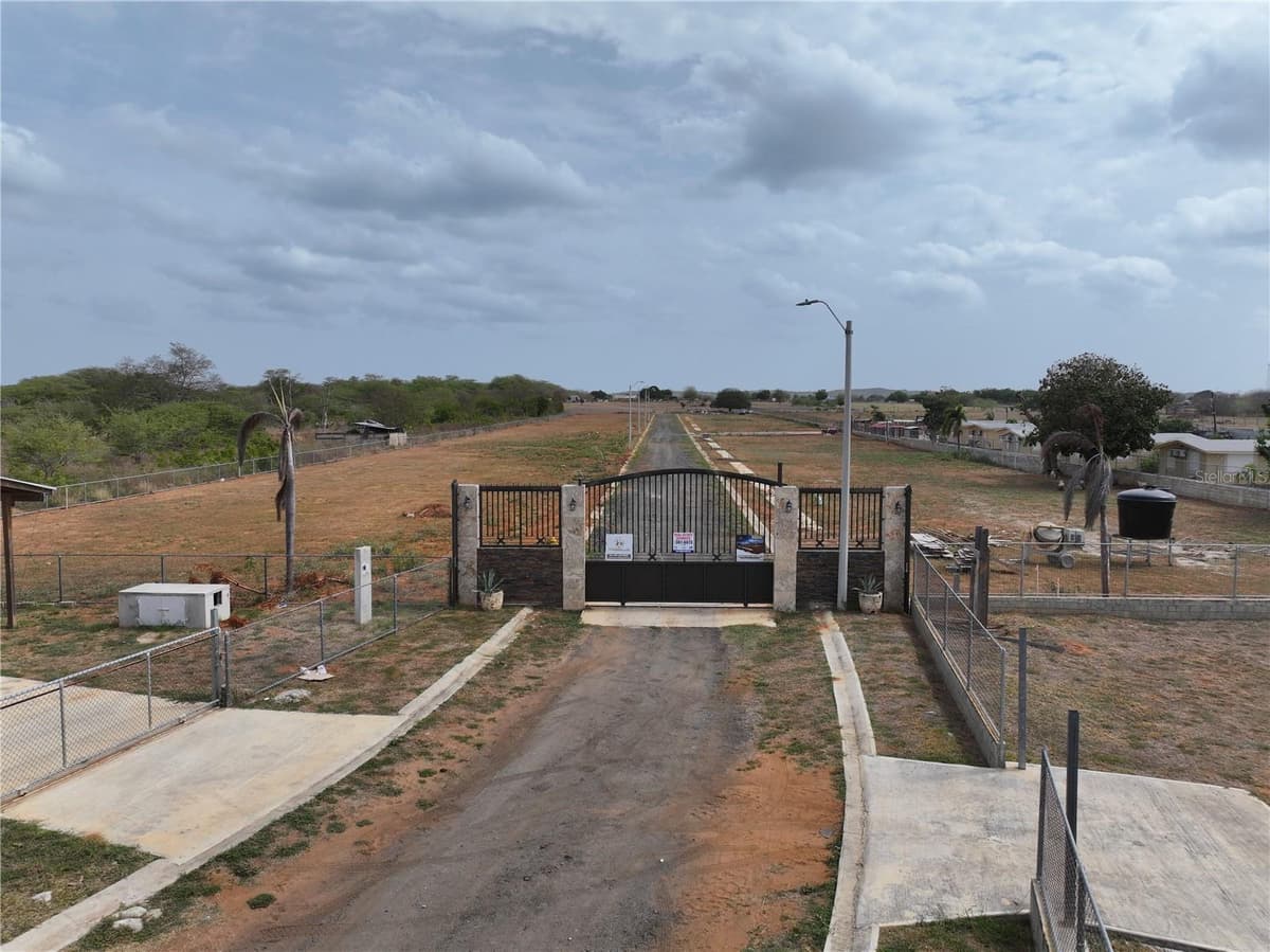SR 301 km 9.9 int SECTOR LAS SALINAS BARRIO BOQUERON — photo 12 of 29