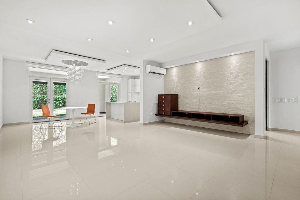 693 PR — photo 4 of 13