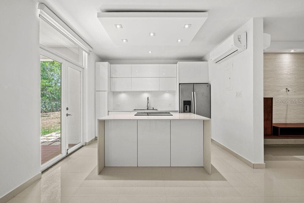 693 PR — photo 6 of 13