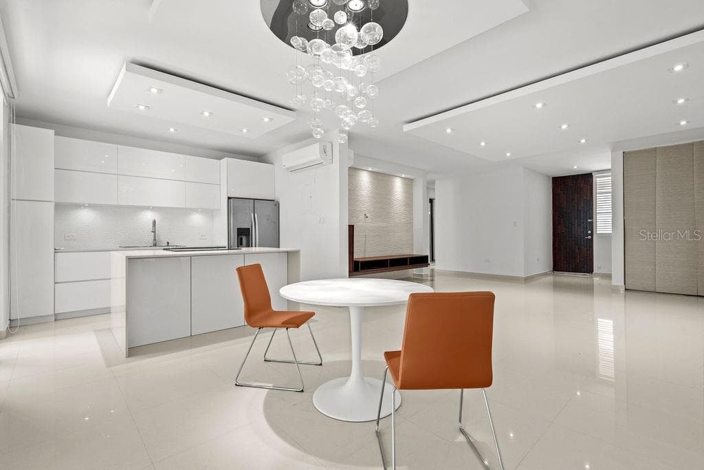 693 PR — photo 5 of 13