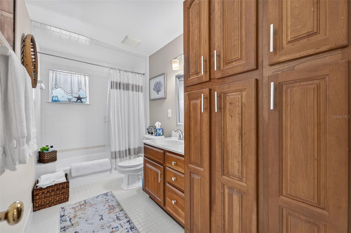 823 WOODS COURT — photo 18 of 38