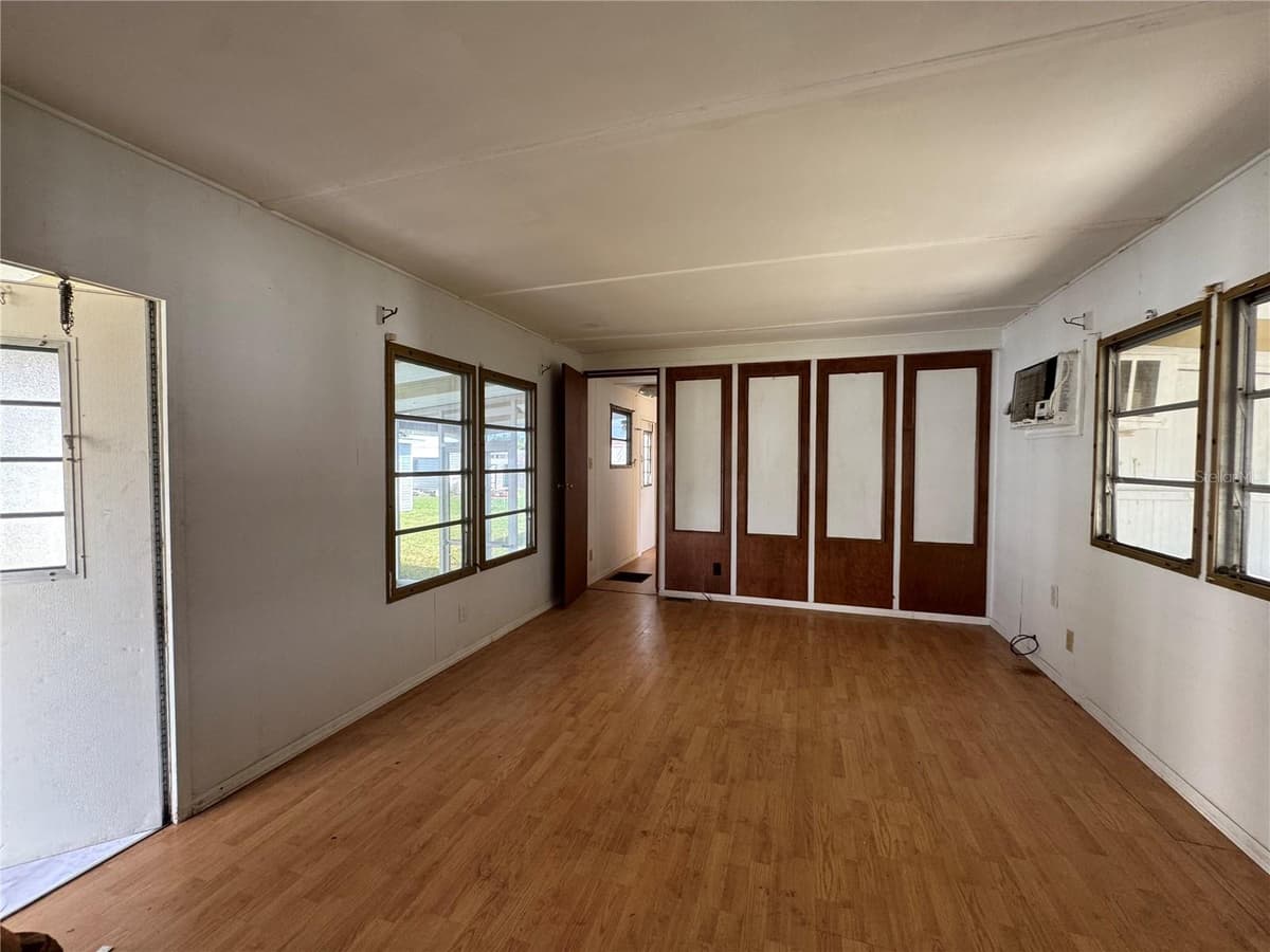 37309 8TH AVENUE — photo 7 of 19