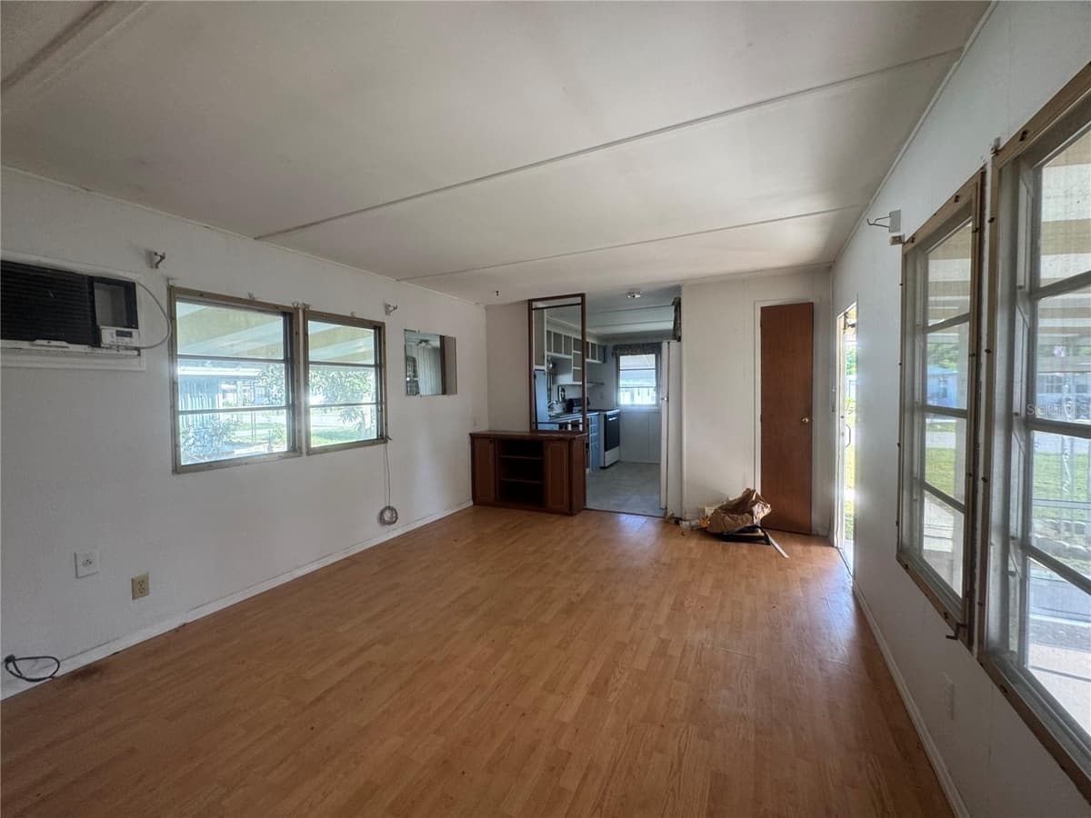 37309 8TH AVENUE — photo 8 of 19