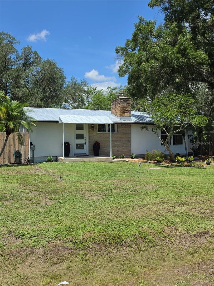 1205 WILLIS AVENUE — photo 3 of 65