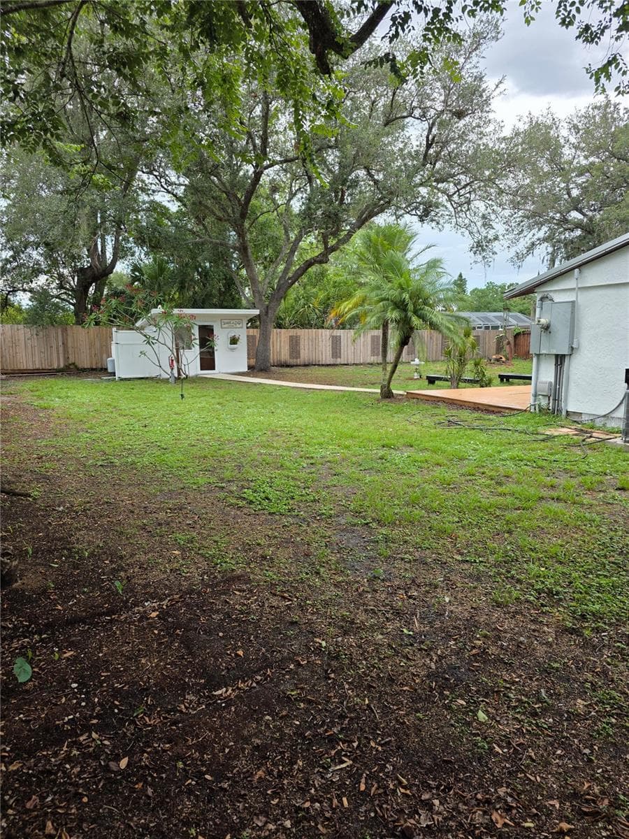 1205 WILLIS AVENUE — photo 57 of 65
