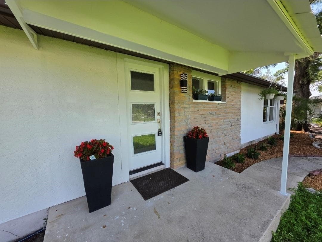 1205 WILLIS AVENUE — photo 8 of 65
