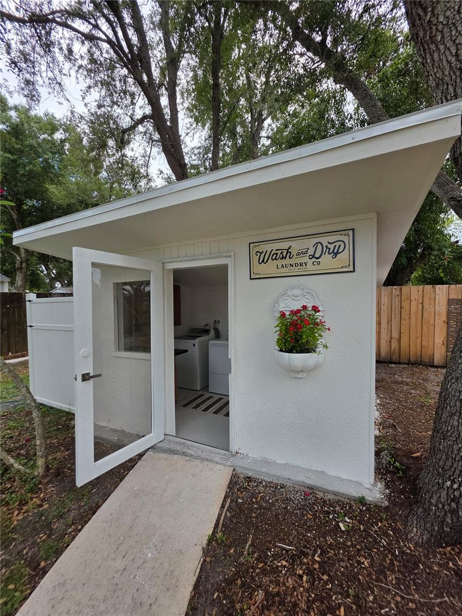 1205 WILLIS AVENUE — photo 62 of 65
