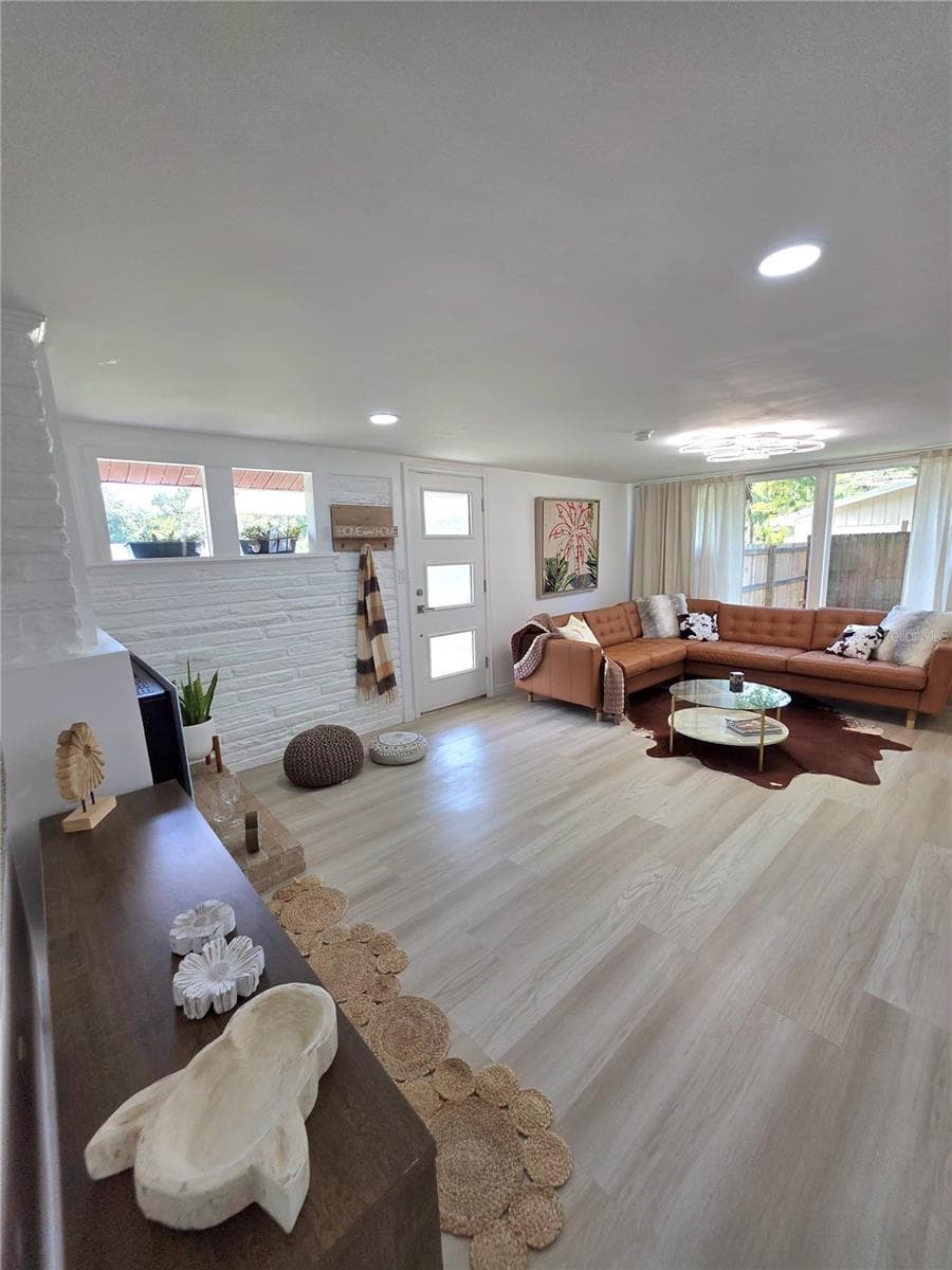 1205 WILLIS AVENUE — photo 13 of 65