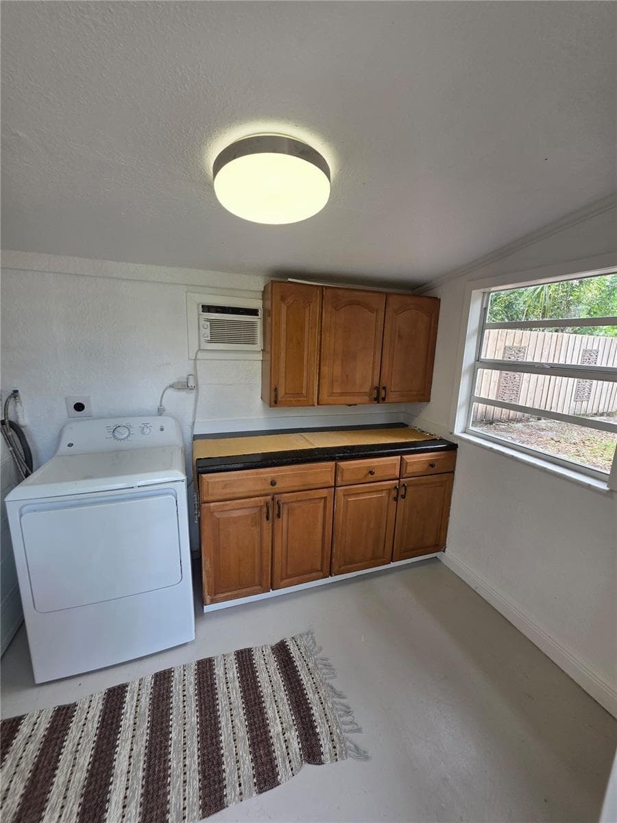 1205 WILLIS AVENUE — photo 63 of 65