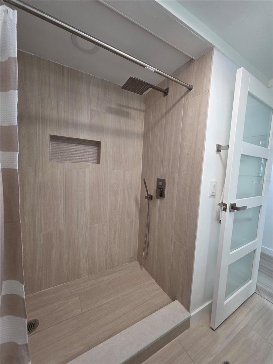 1205 WILLIS AVENUE — photo 35 of 65