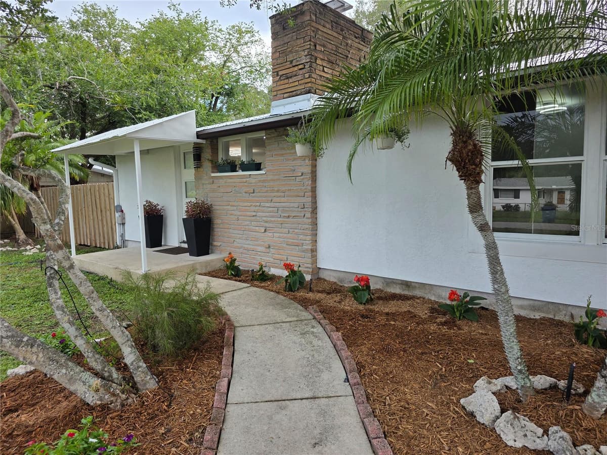1205 WILLIS AVENUE — photo 7 of 65