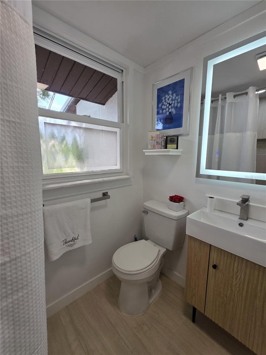 1205 WILLIS AVENUE — photo 42 of 65