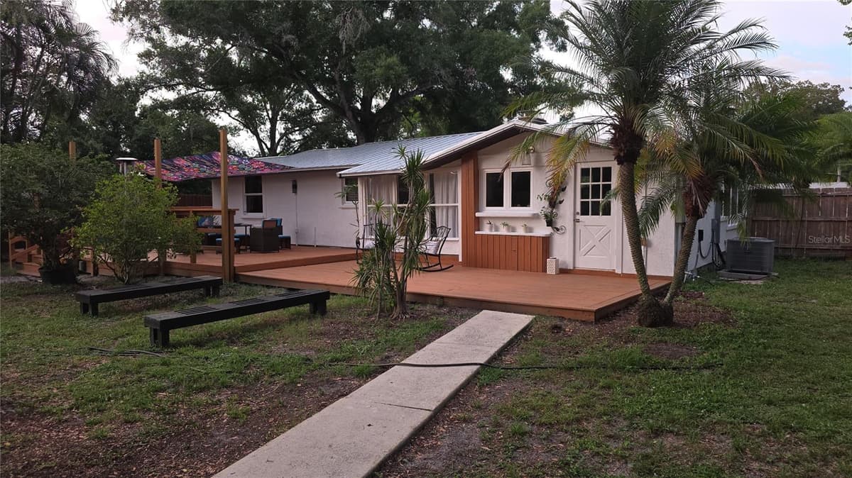 1205 WILLIS AVENUE — photo 47 of 65