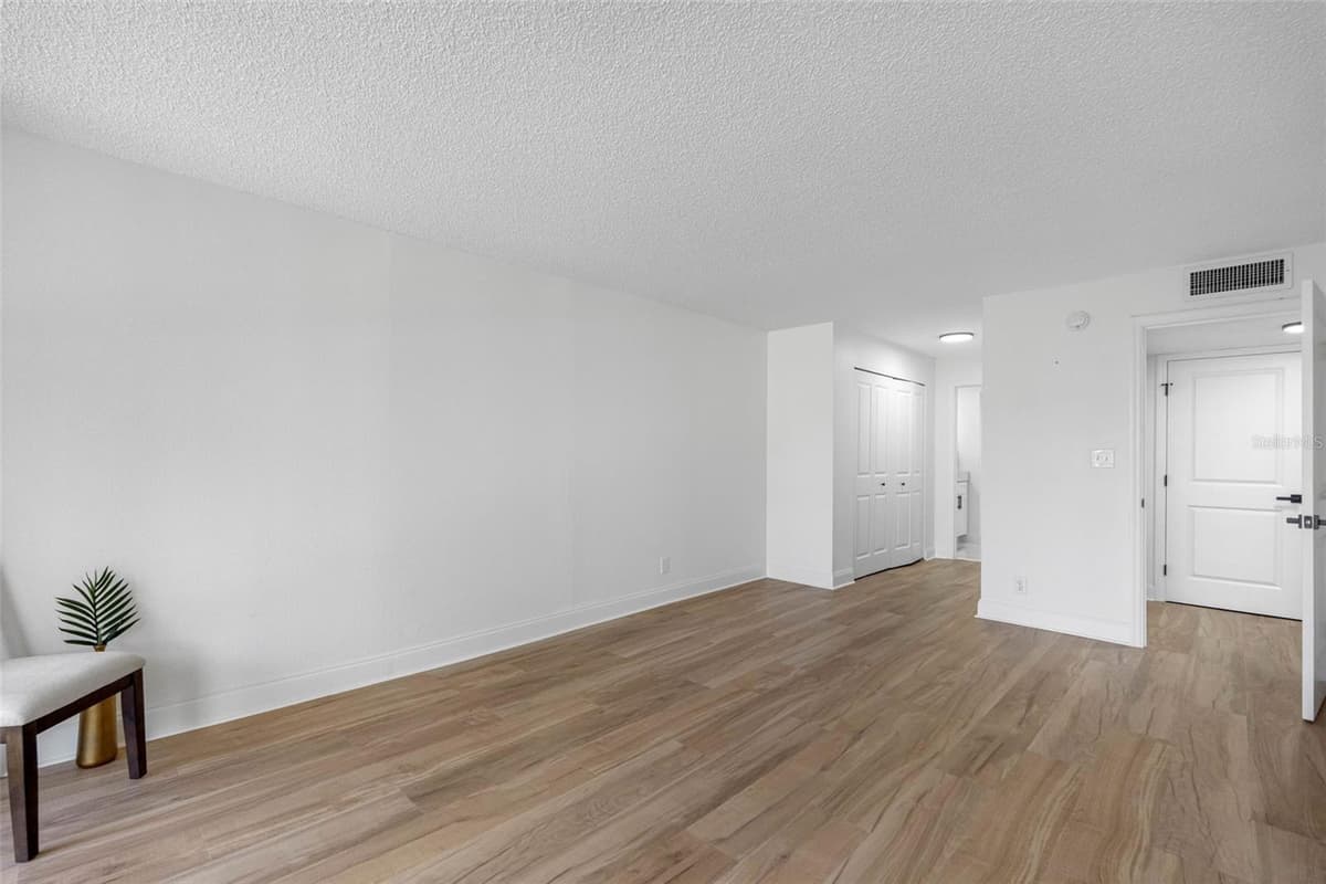 220 BELLEVIEW BOULEVARD — photo 17 of 47