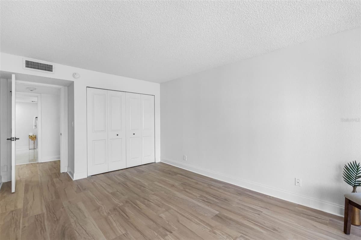 220 BELLEVIEW BOULEVARD — photo 25 of 47