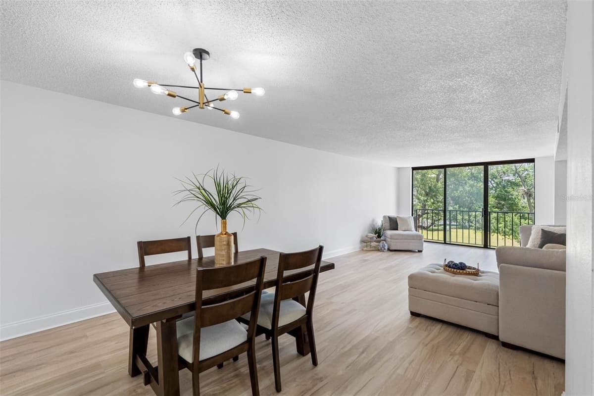 220 BELLEVIEW BOULEVARD — photo 4 of 47
