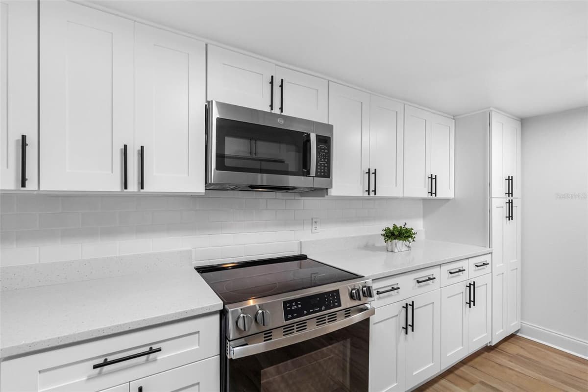 220 BELLEVIEW BOULEVARD — photo 14 of 47