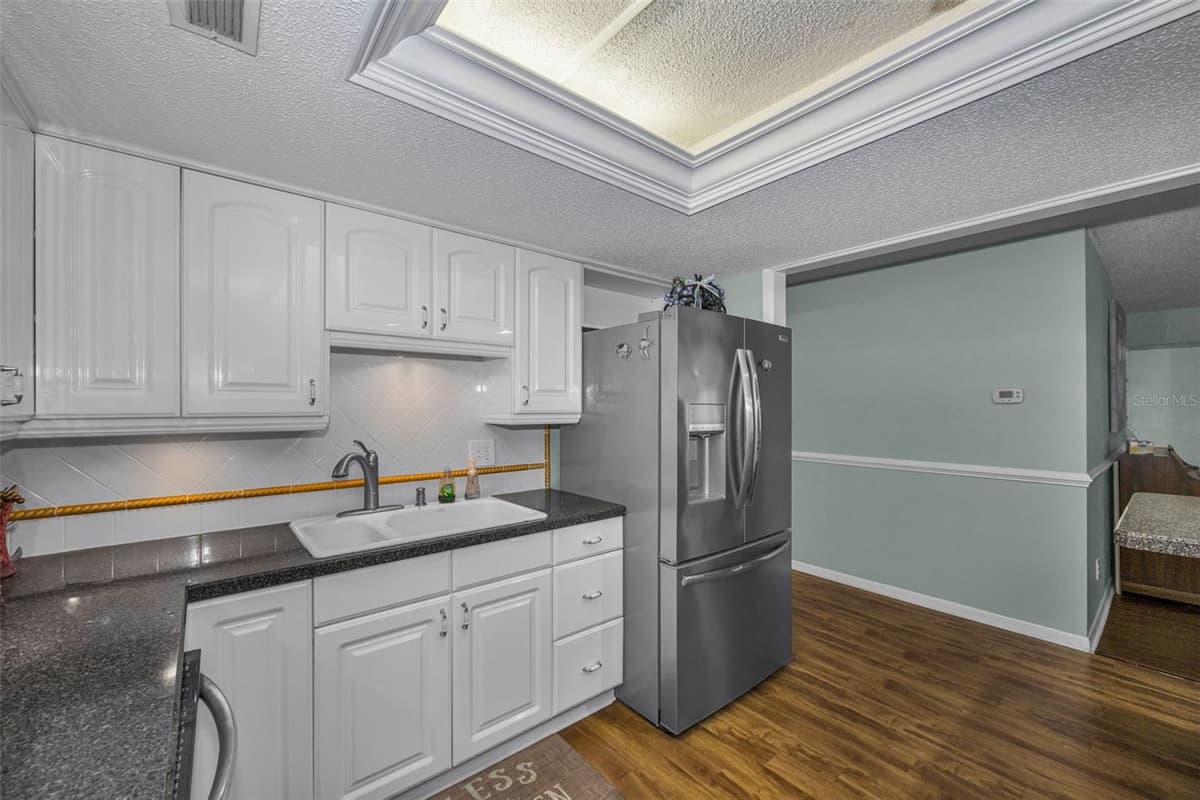 851 BAYWAY BOULEVARD — photo 12 of 77