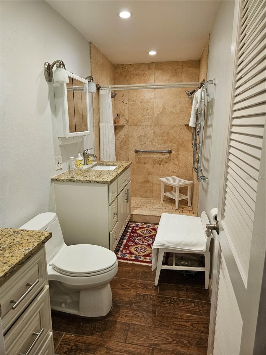 205 KINGS BLVD BOULEVARD — photo 20 of 47