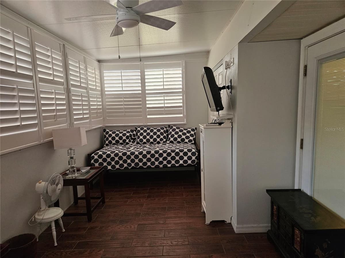 205 KINGS BLVD BOULEVARD — photo 28 of 47