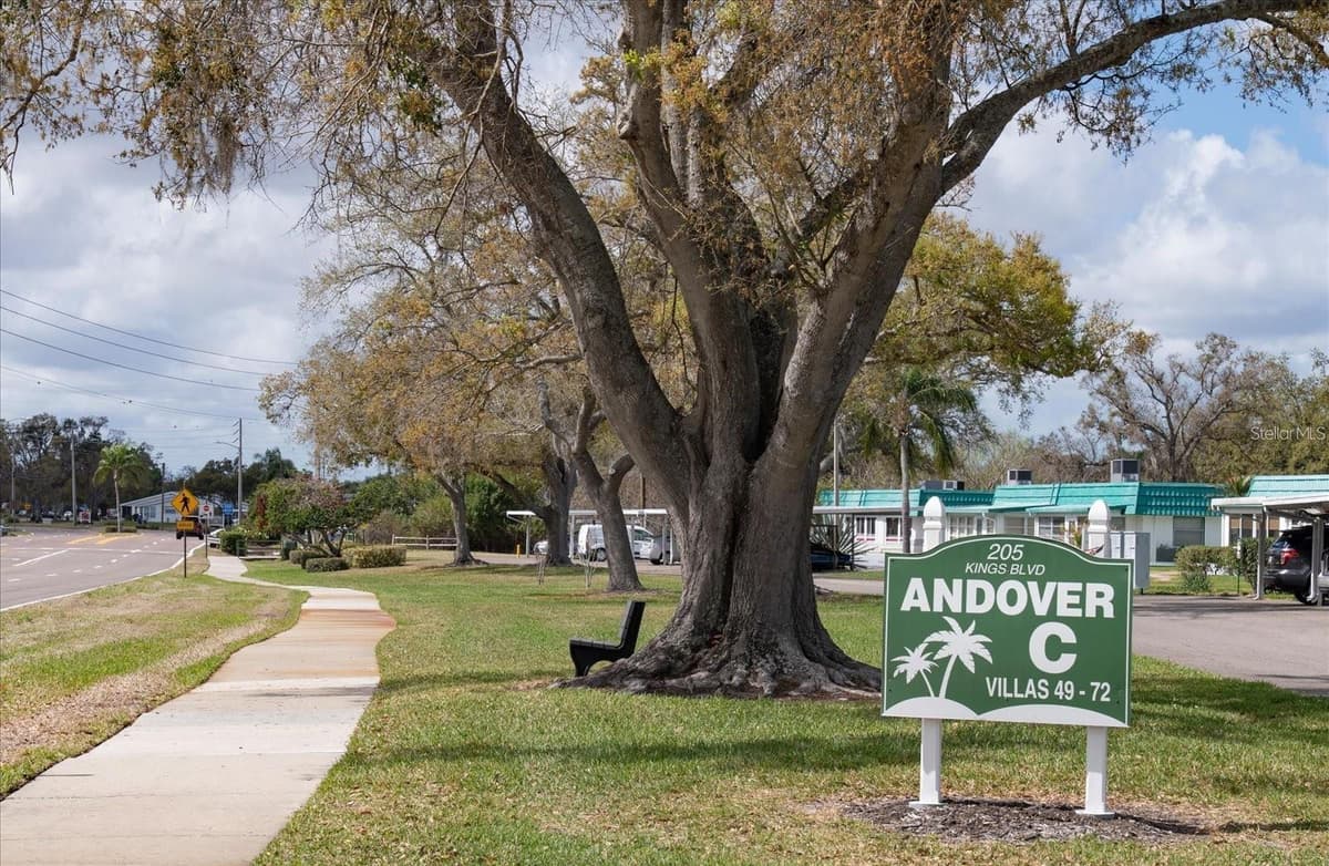 205 KINGS BLVD BOULEVARD — photo 31 of 47
