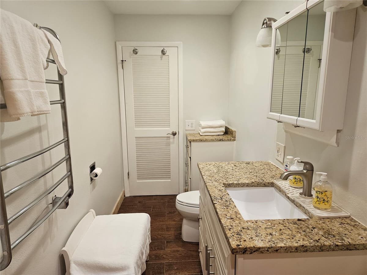 205 KINGS BLVD BOULEVARD — photo 19 of 47