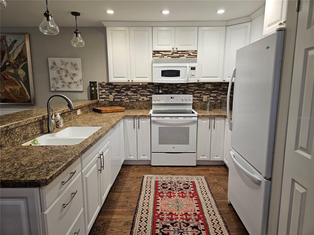 205 KINGS BLVD BOULEVARD — photo 13 of 47