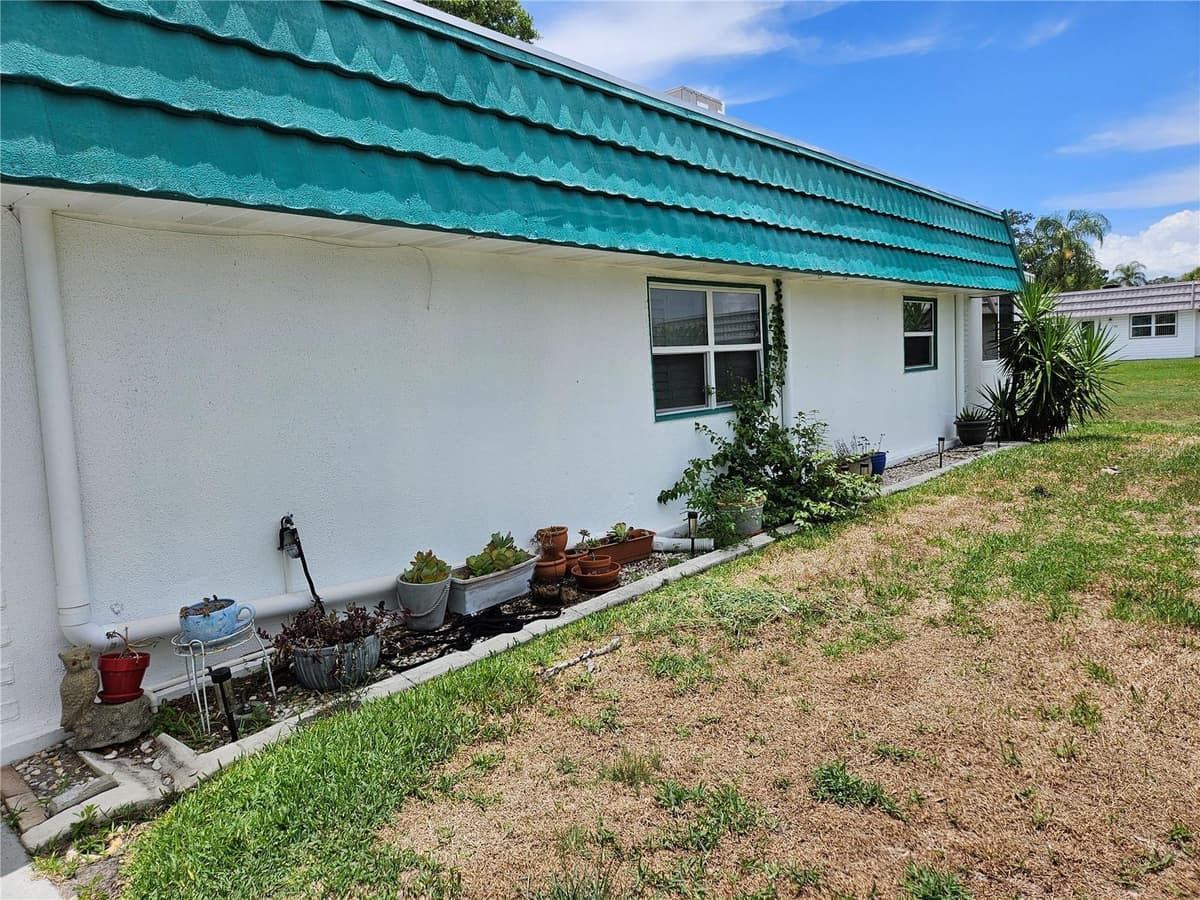 205 KINGS BLVD BOULEVARD — photo 4 of 47