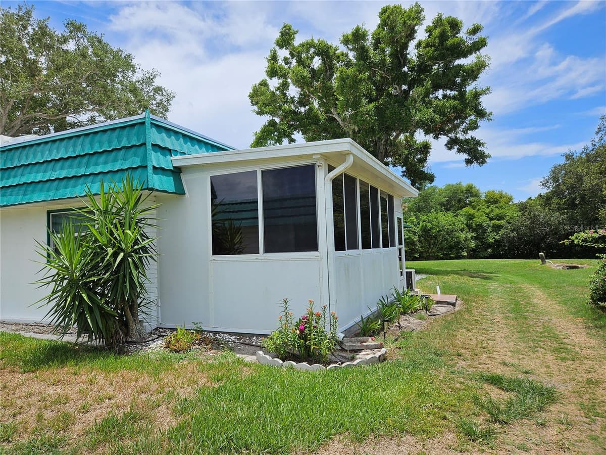 205 KINGS BLVD BOULEVARD — photo 7 of 47