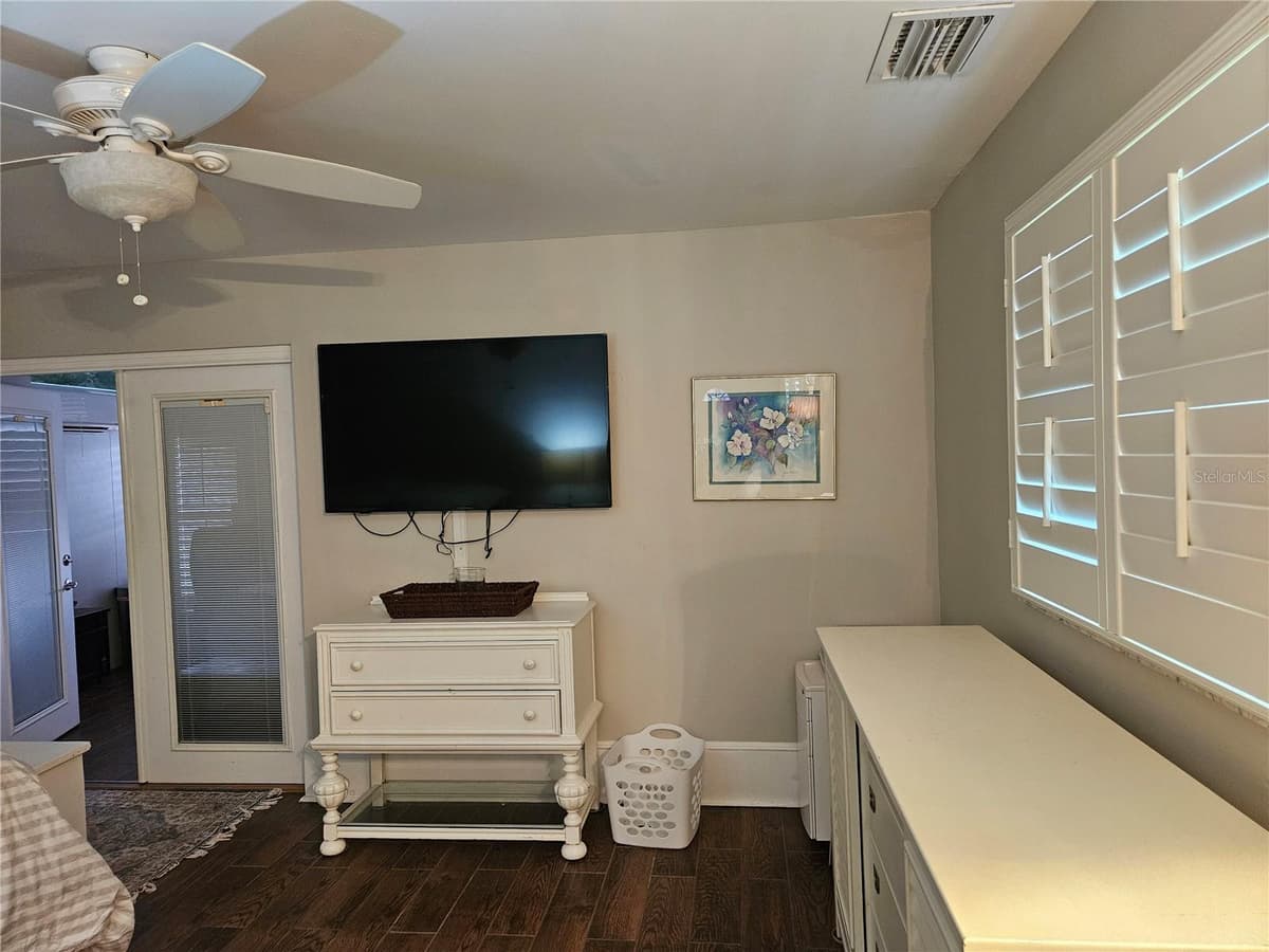 205 KINGS BLVD BOULEVARD — photo 27 of 47