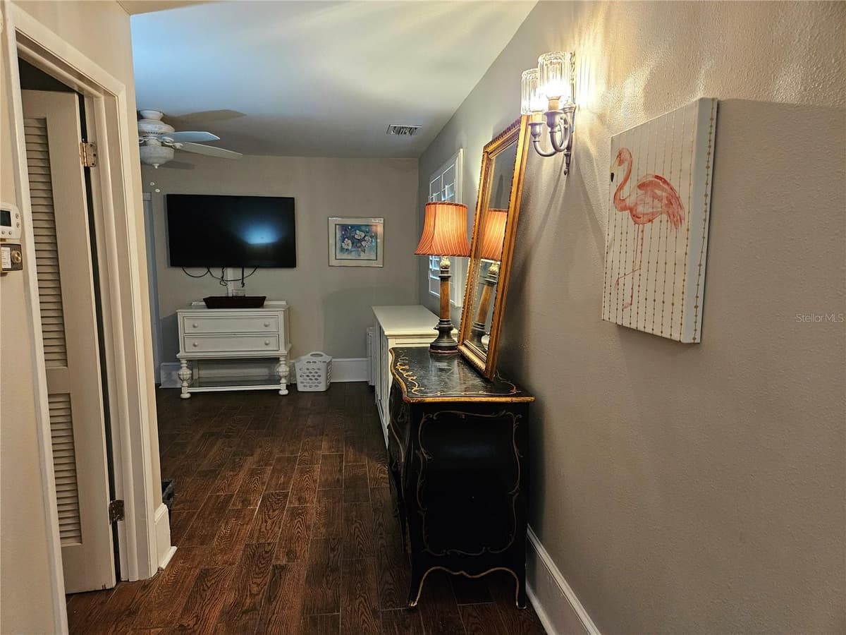 205 KINGS BLVD BOULEVARD — photo 23 of 47