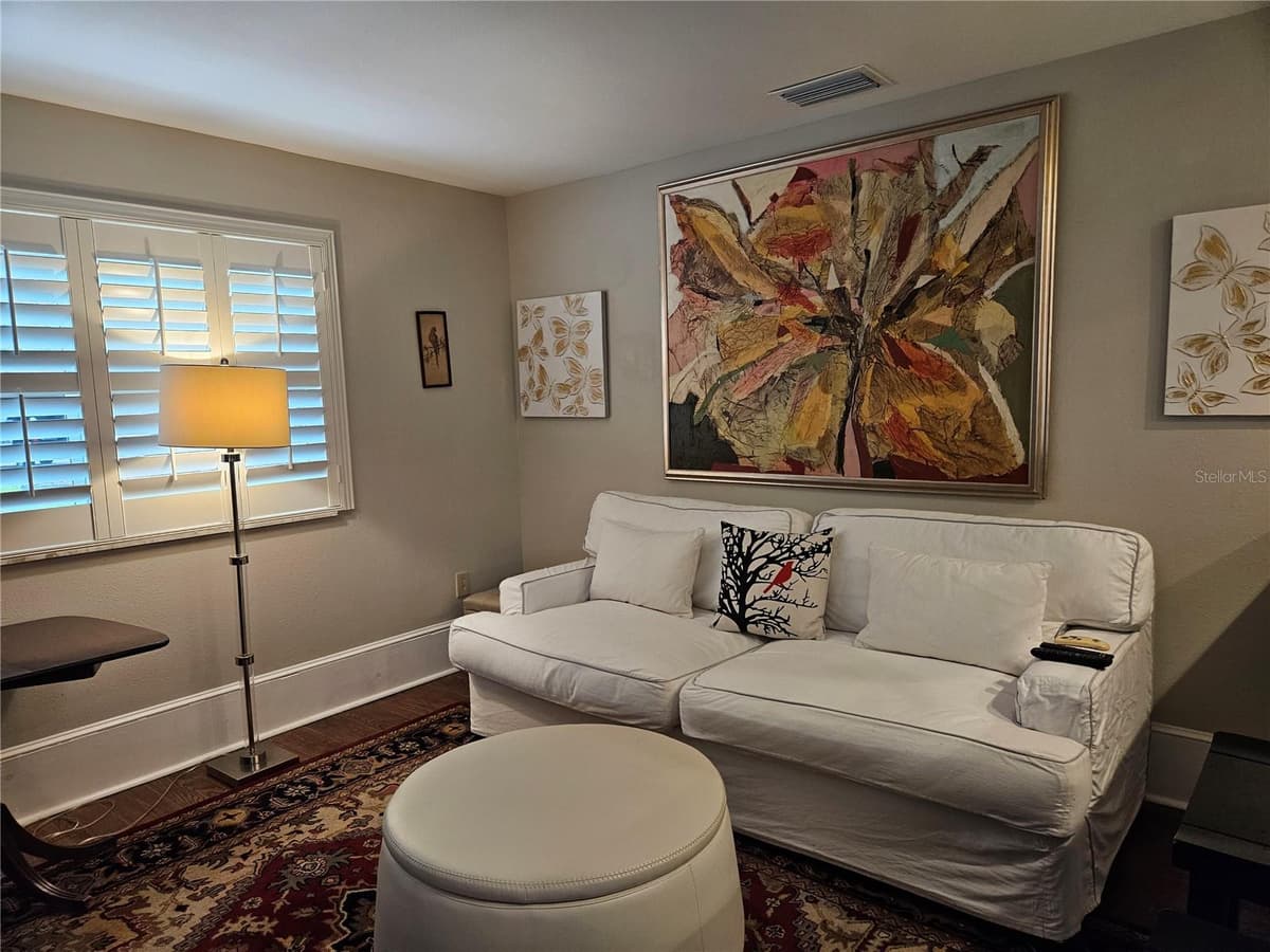205 KINGS BLVD BOULEVARD — photo 10 of 47